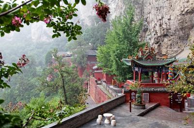 带娃探秘仙洞沟沉浸式文化课堂